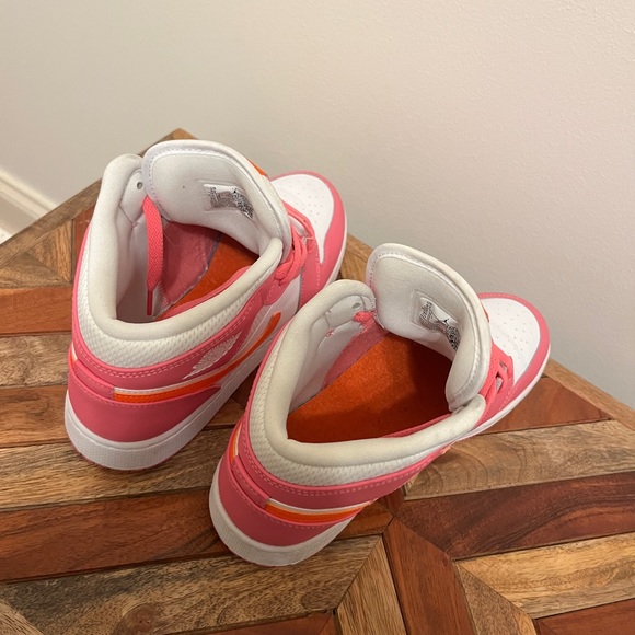 Nike mid air jordan pink white and orange - Picture 2 of 5